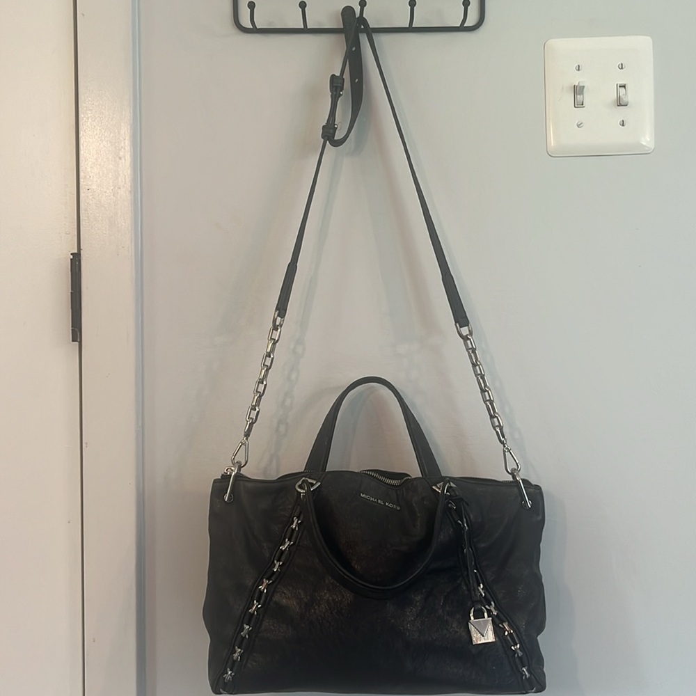 Micheal Kors chain handbag - Picture 2 of 2